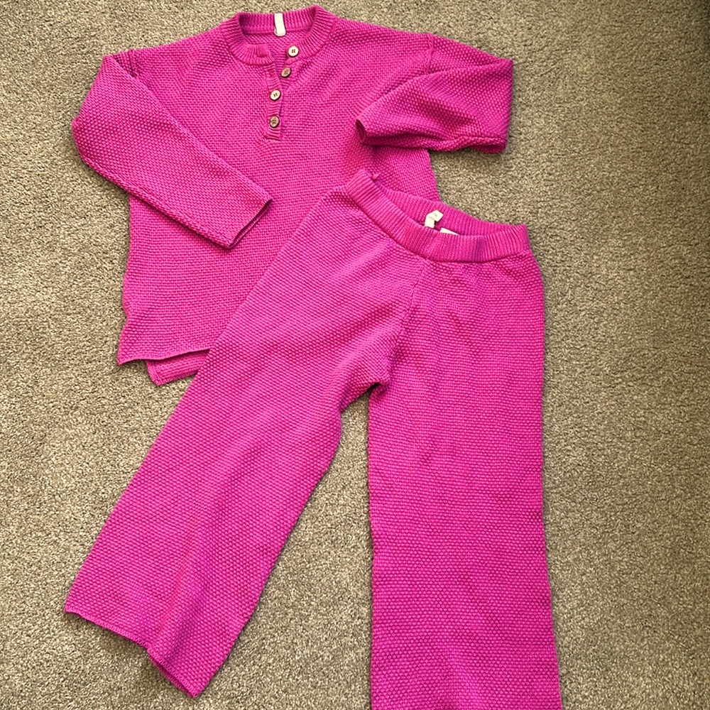 Magenta knitted two piece lounge set size small, includes sweater top and pants
